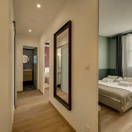 Beautiful Triplex In The Center Of *