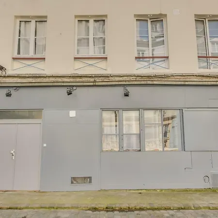 Beautiful Triplex In The Center Of Paris