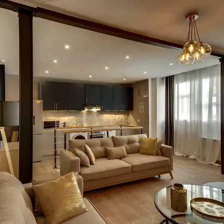 Beautiful Triplex In The Center Of Paris