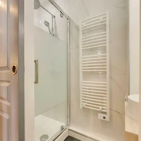 Beautiful Triplex In The Center Of Apartment Paris